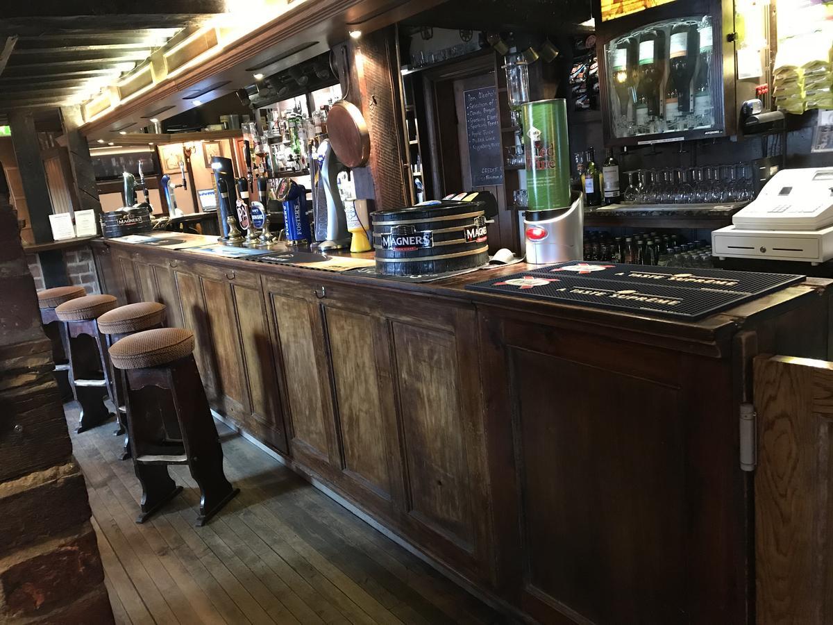 The Black Bull Inn Fyfield  Exterior photo