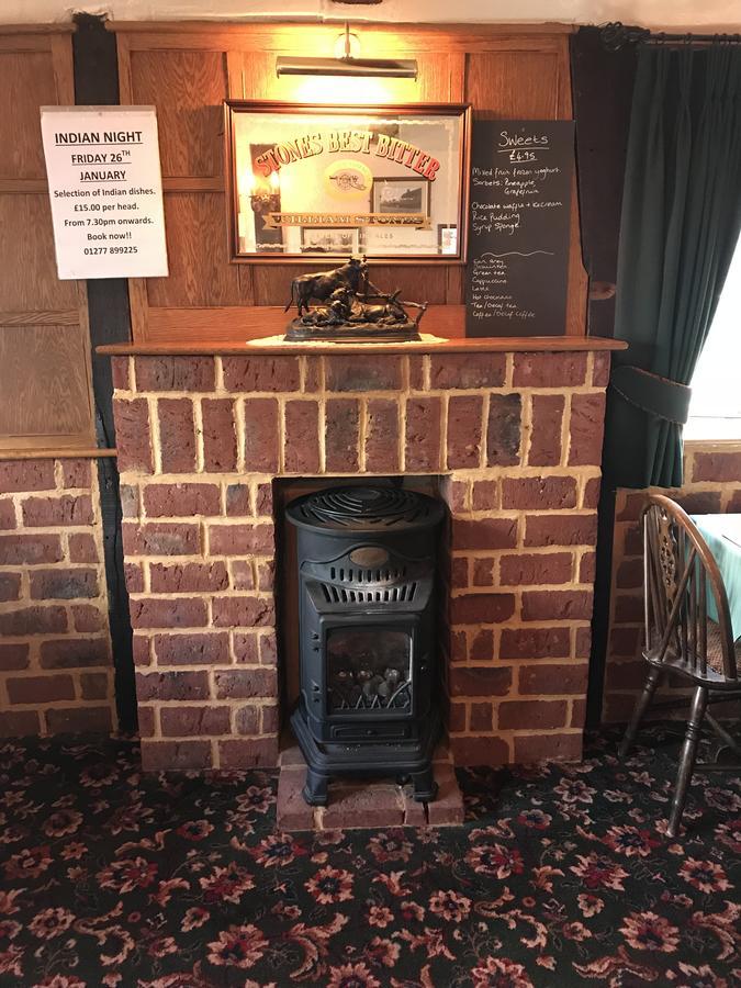 The Black Bull Inn Fyfield  Exterior photo