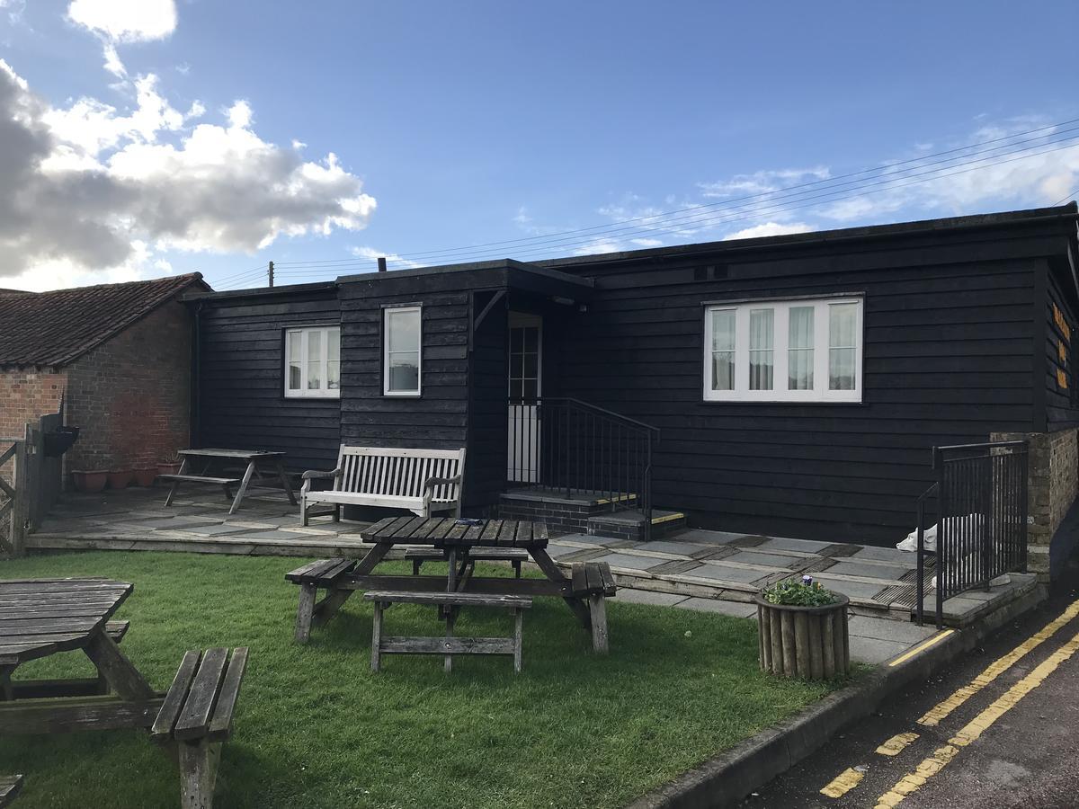 The Black Bull Inn Fyfield  Exterior photo