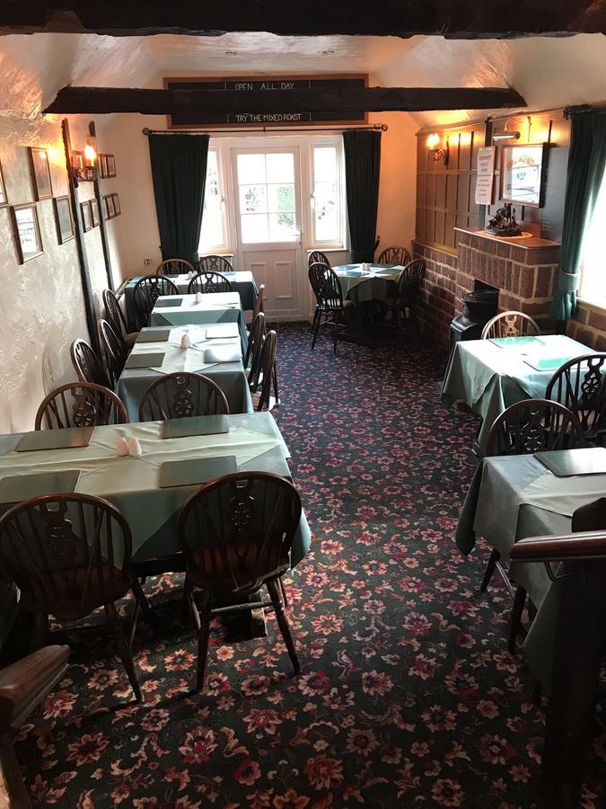 The Black Bull Inn Fyfield  Exterior photo
