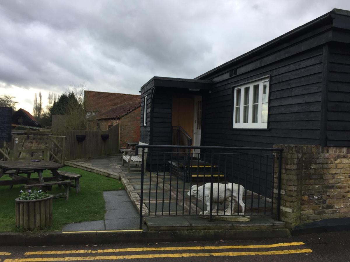The Black Bull Inn Fyfield  Room photo